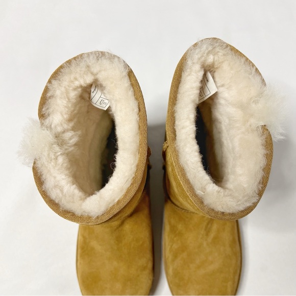 Koolaburra by Ugg Genuine Suede Sheepskin Short Winter Boots Size 7 Women’s - Picture 7 of 8